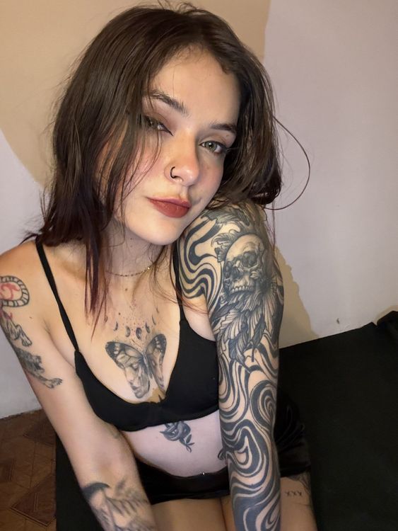 Créatrice OnlyFans Brune